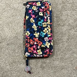 Lug Sleeper brush holder cosmetics bag